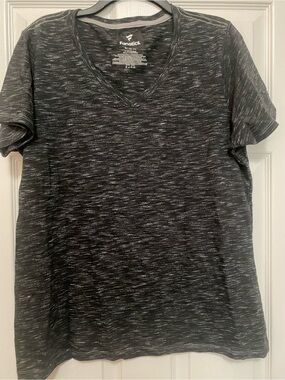 New Fanatics Black Heather Womans V-Neck Shirt